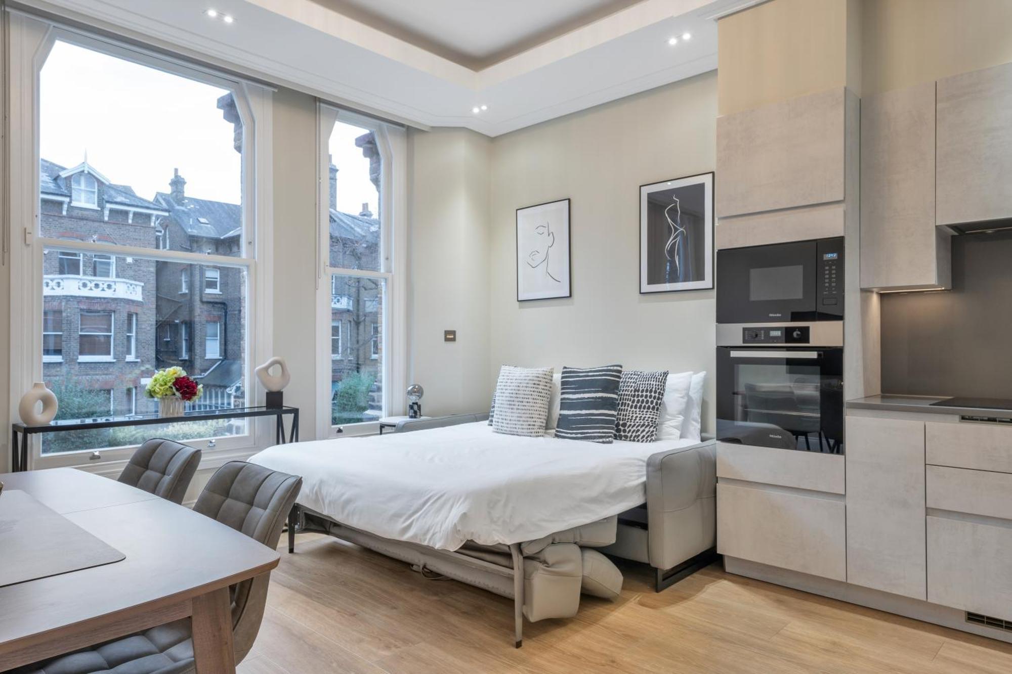 Luxlet - Heart Of Hampstead, Londen