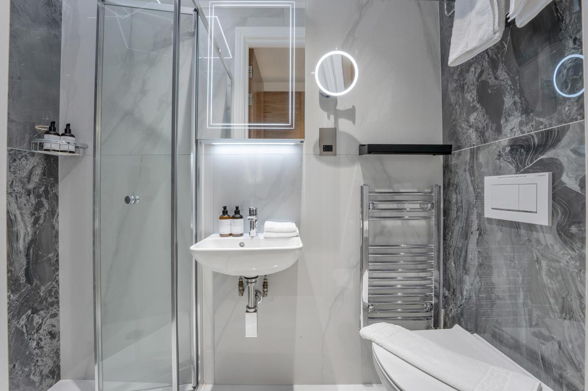 Luxlet - Heart Of Hampstead, * Londen